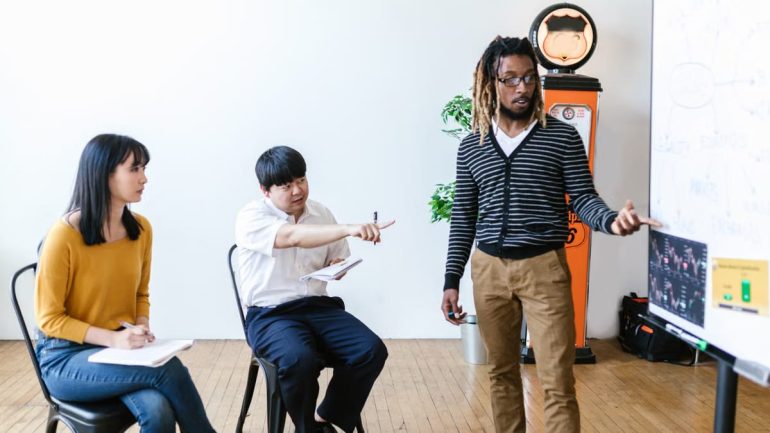Métiers de la formation professionnelle : carrières porteurs 2026